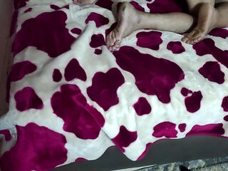 A Gulf Cuckold Films His Wife with the Driver, Fucking Her in the Ass with a Big Cock