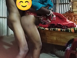 Joyhtr Secret Fun with Stepsister in Bedroom - Desi Village Mature Uncensored