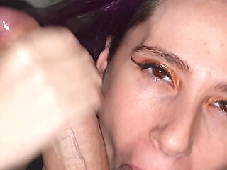 A Little Vixen Wants to Do a Good Blowjob