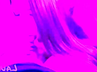 Latina sensual de bunda grande fazendo sexo e recebendo