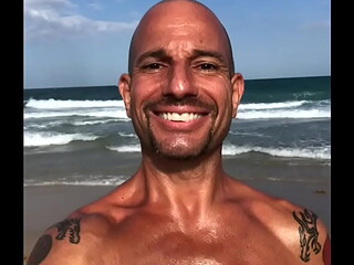 BEACH BODY PORNSTAR