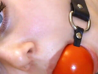 Leya's hogcuffs endurance challenge