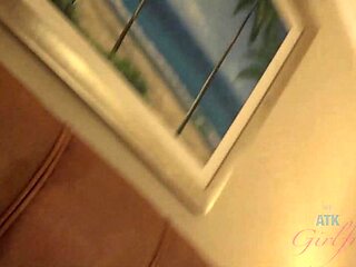 Luring Jill and Hope's virtual date movie