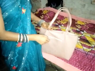 indian bhabhi romance video in saree