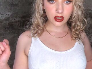 Amateur Webcam Cute Teen Plays Solo with Big Dildo