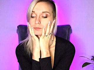 AMATEUR BIGTIT BLONDE TEEN MASTURBATES IN STALKINGS