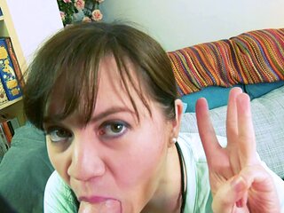 Amateur MILF blowjob cumshot