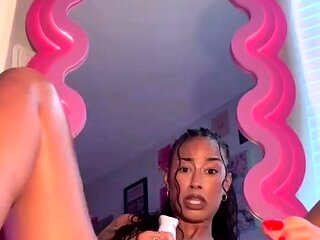 Masturbating loving babe solo toy plays with enthusiasm