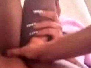 Majestynasty eats Serenitylove001's creamy pussy and fingers her beefy lips