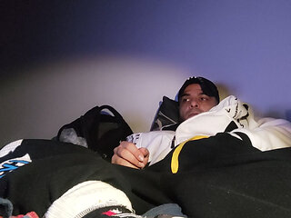 Suddenly really hurry jerking in bed