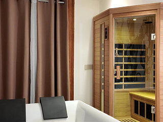 Stepmother Unmasks the Perverse Plan of the Young Man and His Friend to See Her Naked in the Sauna