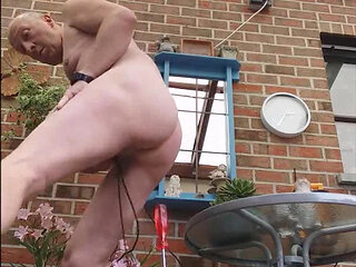 GRANDP EXHIBITIONIST DILDO MACHINEFUCK SEXSHOW CUMSHOT bis