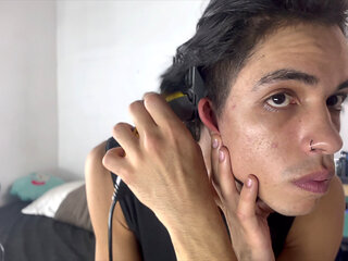 DO YOU LOVE MY HUGE 22 CM COCK?