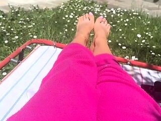 Solo masturbation and the foot fetish