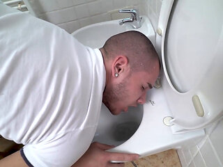 Redheaded cougar has threesome with a bisexual and his friend