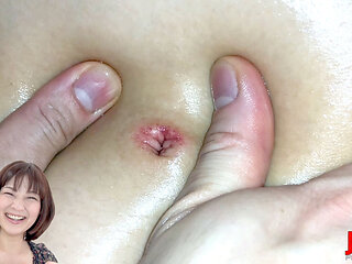 Arisa's Bellybutton Twitches Under the Microscope on the Clinic Bed-wet, Stretched, Sucking and Begging for More.