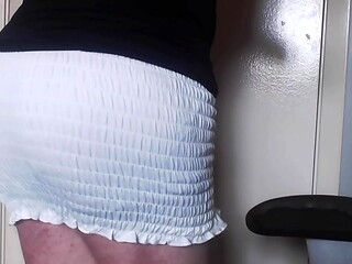 SkinnyFemboyOso Taking a Pee and Playing with his Femboy Ass