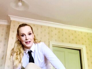 Amateur brunette Michelle with small tit