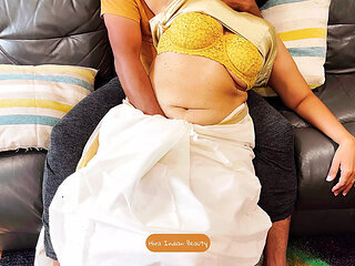Mallu in Kasavu Saree Enjoyed by Her Step Son - Hottest Saree Romance - Loud Moaning