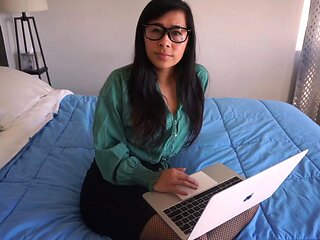 Brunette Solo Webcam Masturbation