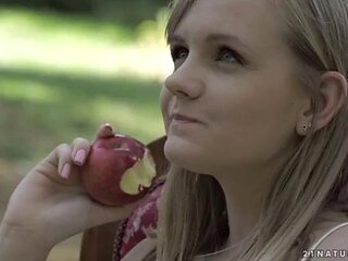 Gostosa: Blowjob, Doggy  Blonde Porn