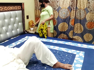 Big Boobs Indian Desi House Maid ko G ny Chod Diya G ny Chut he phar Dali Clear Hindi Audio