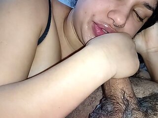 Incredible blowjob and handjob as Perverted Ebony teases the lucky guy