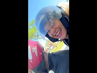 Levei a Famosinha pra fazer uma trilha de moto n&atilde_o resisti e comi ela no final