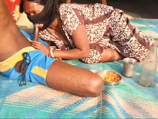 Village bhabhi ke sath Daru Piya