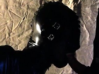 Strawberry Blowjob Fantasies i LaTex