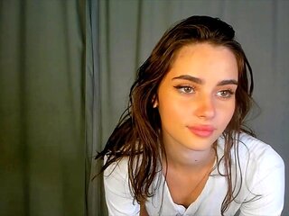 Masturbating Sexy Webcam Babe Big Boobs Webcam Solo