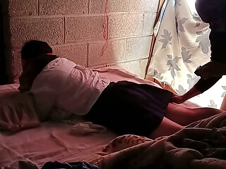y tu que har&iacute_as??? estudiante acepta grabar con su padrastro para su only VOYEUR REAL CASERO en HD