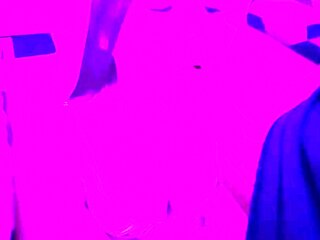 Uma latina de bunda grande gostosa fode e leva gozada na