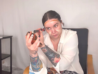 Miss Ffw Applies Make up Ready for Making Clips