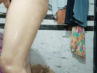 Priya Bhabi Hot Bath Full Open Show
