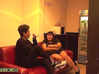 Se Dejo Hacer Un Anal Por Primera Vez A Cambio De Un Aumento De Sueldo