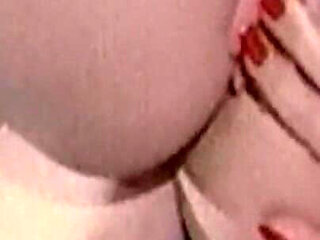 Hot Reto Lesbians Play, Licking Pussy and Anal Sex