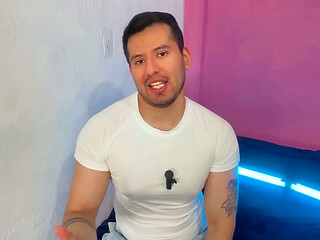 Joven alba&ntilde_il vergon pre&ntilde_a el culo a pelo de su compa alba&ntilde_il en la casa en construccion! Relato sexual