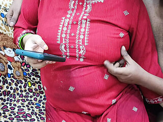 Desi NCR bhabhi want to relax but secretly