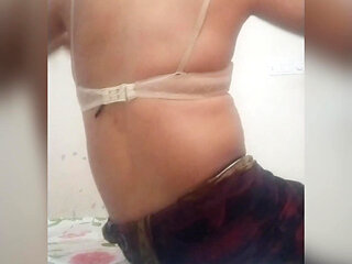 Everyday Routine Indian bhabi ka masturbation  akela ghar mein.