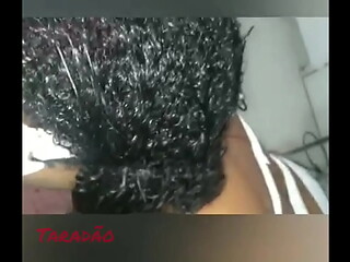 Preta safada da boca gulosa