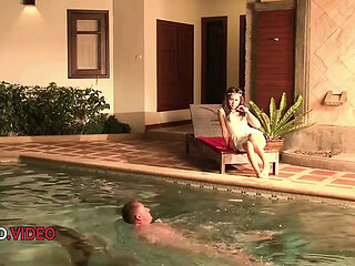 Intense Hardcore Seduction: Amy's Explosive Blowjob Leads to Mind-Blowing Cumshot