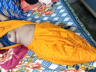 Very Beautiful Bhabhi in Yellow Saree