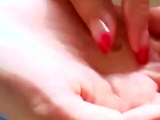 Maria Shiraki Pulsating Sexy Girlfriend Who Approaches with Her Unique Charm