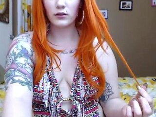 Skinny pierced amateur redhead rough fucking huge toys