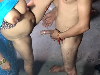 desi Indian boy and housewife double chudai