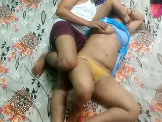 Desi aunty having romance with her boyfriend.