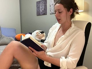 Sexy Brunette Reading a Hot Romance Novel and Getting off to It