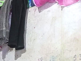 Behen Ne Ko Porn Movie Dekhte Hue Pakda Ko