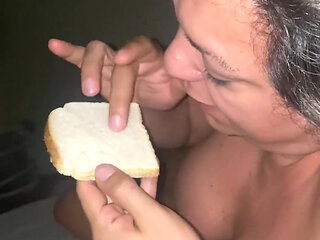 Fucking and Giving Cum to My Bitch to Eat with Bread